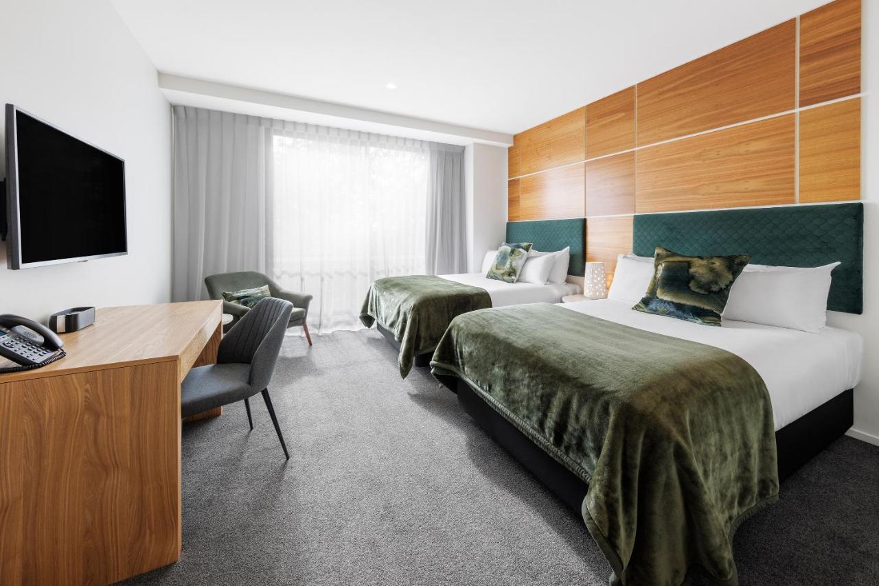 Hidden Lake Hotel & Apartments Cambridge Esterno foto